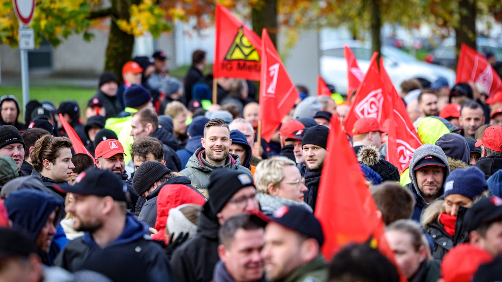 Beschäftigte machen Druck für ihre Forderungen in der Metall-Tarifrunde
