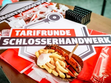 Tarifkonflikt Schlosserhandwerk: Druck durch Aktionen vor Ort